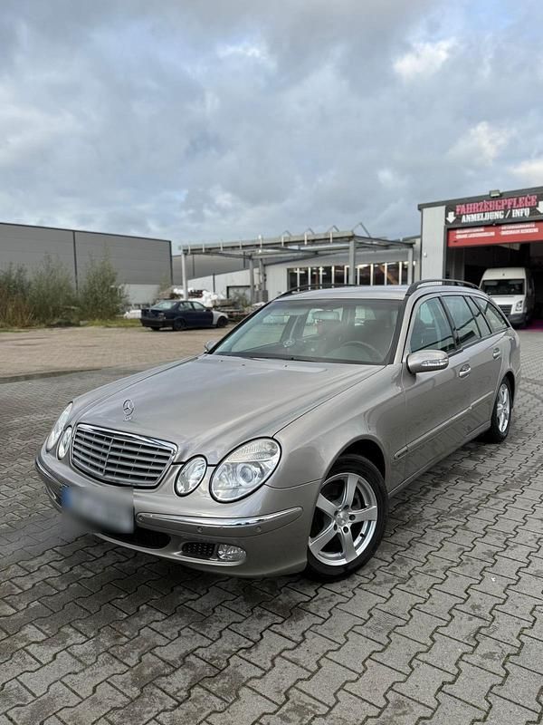 Gebraucht Mercedes E200 163 PS (119 kW) 2004 Silber Kombi