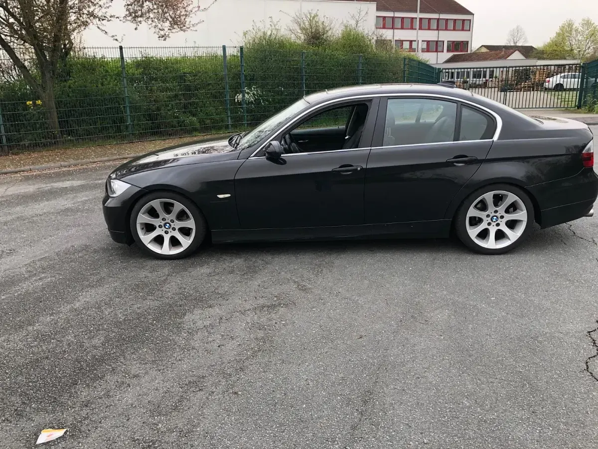 Usata BMW 325 218 CV (160 kW) 2007 Nero Berlina