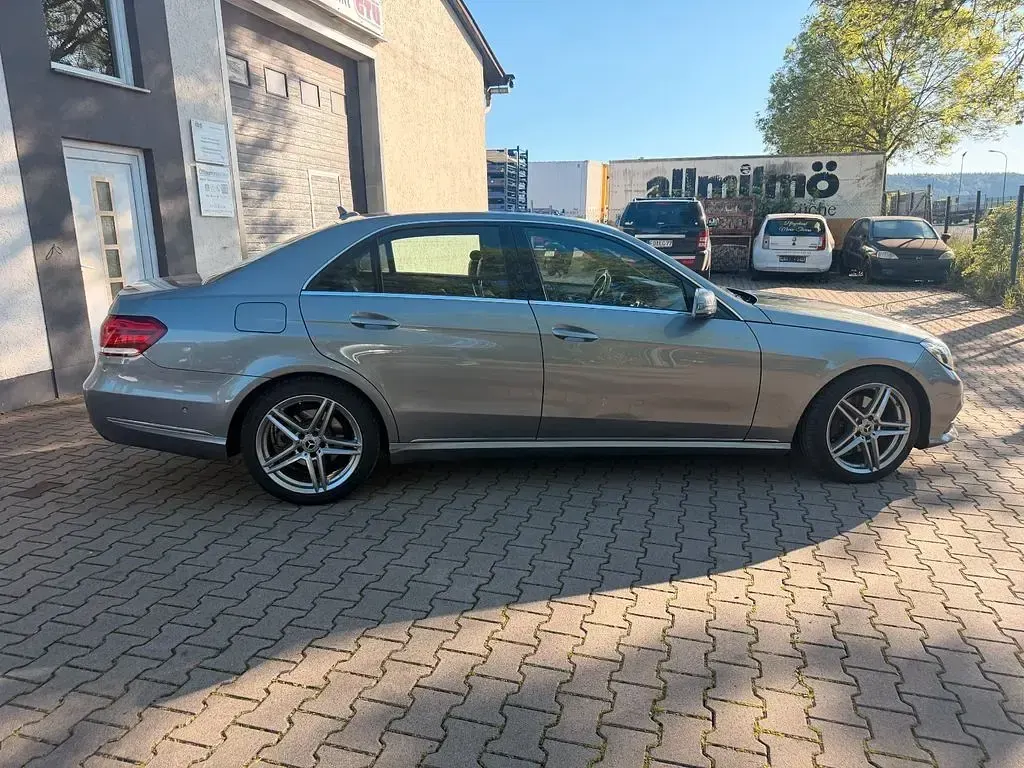 Gebraucht Mercedes E250 Elegance 204 PS (150 kW) 2013 Grau Limousine