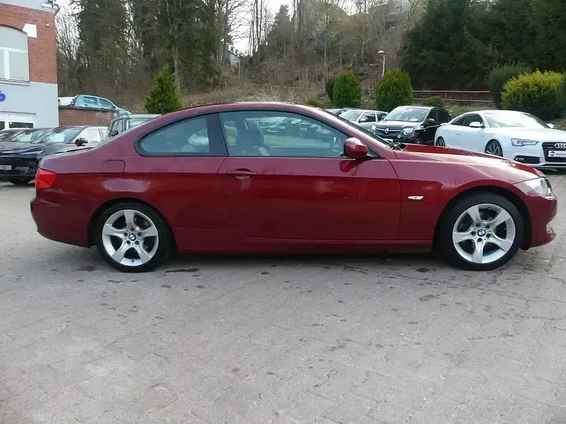 Gebraucht BMW 320 Sport Line 170 PS (125 kW) 2011 Rot Coupé