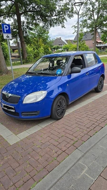 Blau Gebraucht 2009 Skoda Fabia Limousine | 1.750 € (Fairer Preis) - Bild 1/4