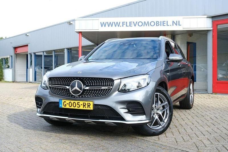 Grau Gebraucht 2016 Mercedes GLC250 Prestige SUV | 23.450 € (Superpreis) - Bild 1/4