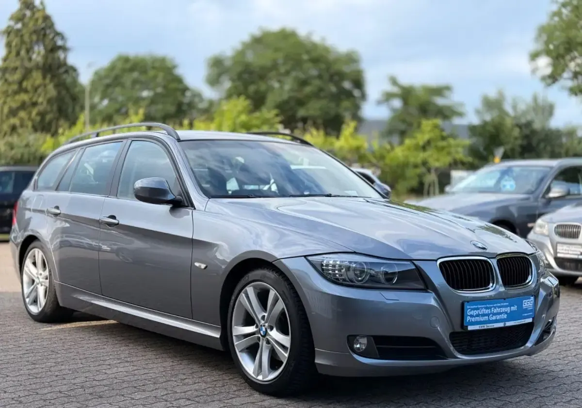 Gebraucht BMW 320 Comfort Edition 177 PS (130 kW) 2009 Grau Kombi