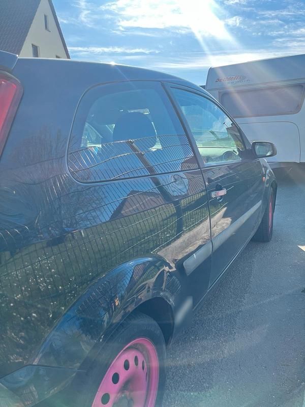 Gebraucht Ford Fiesta 101 PS (74 kW) 2005 Schwarz Kleinwagen