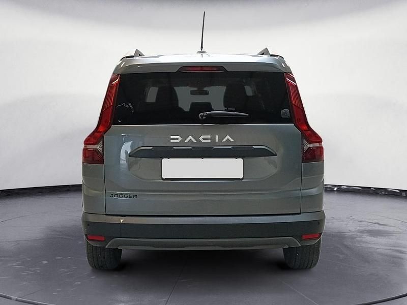 Usata Dacia Jogger Expression 111 CV (81 kW) 2024 Grigio Monovolume