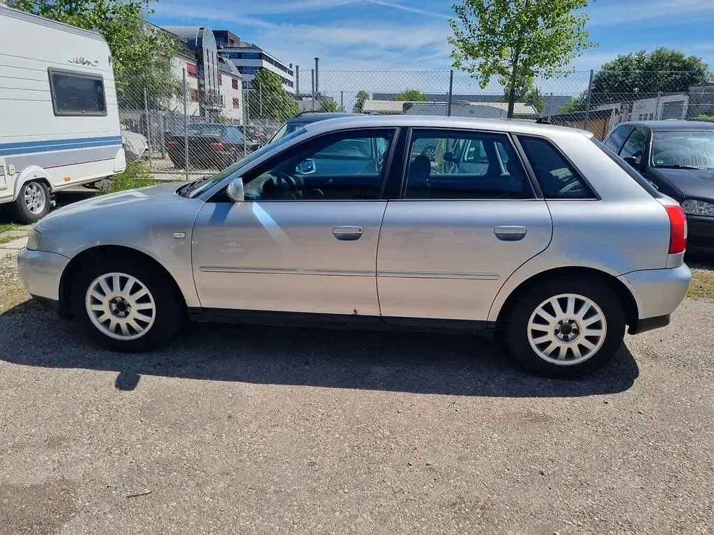 Używany Audi A3 102 KM (75 kW) 2001 Srebrny Hatchback