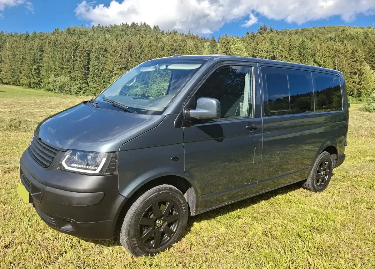 Gebraucht VW Caravelle 131 PS (96 kW) 2004 Grau Van
