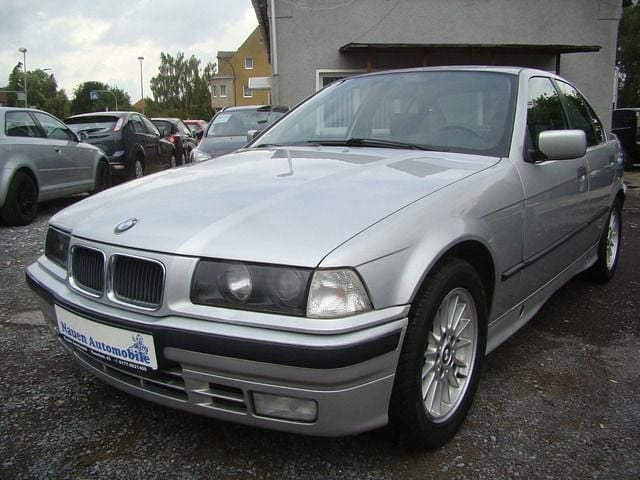 Gebraucht BMW 325 193 PS (141 kW) 1991 Silber metallic Limousine