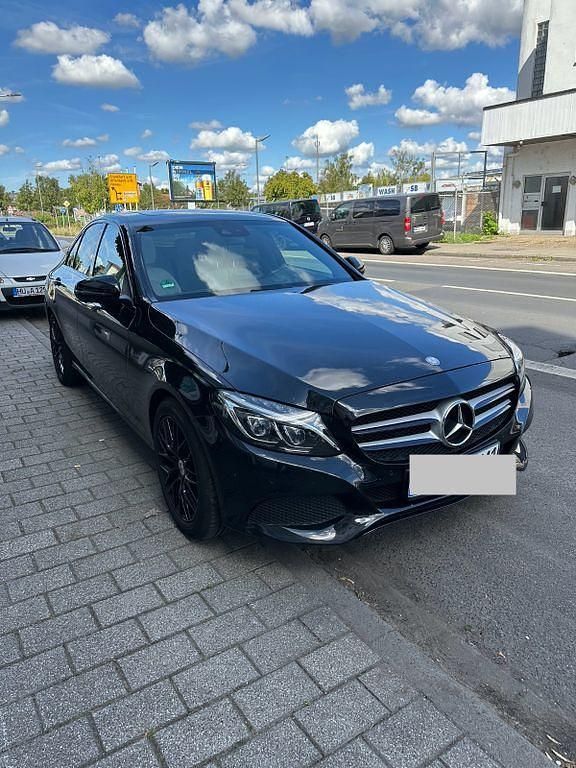 Schwarz Gebraucht 2016 Mercedes C200 Edition Limousine | 21.000 € (Fairer Preis) - Bild 1/4