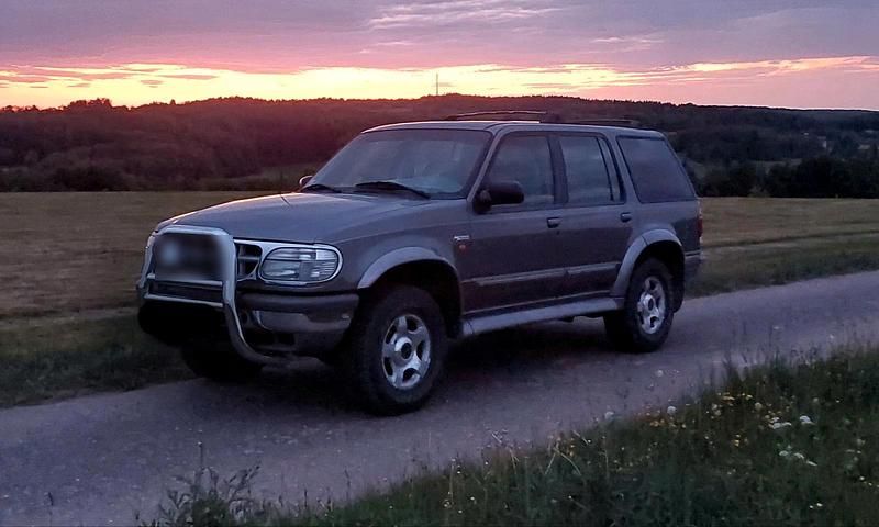 Second-hand Ford Explorer 207 CP (152 kW) 1997 SUV