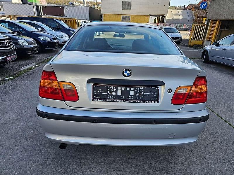 Gebraucht BMW 318 143 PS (105 kW) 2002 Titansilber metallic Limousine