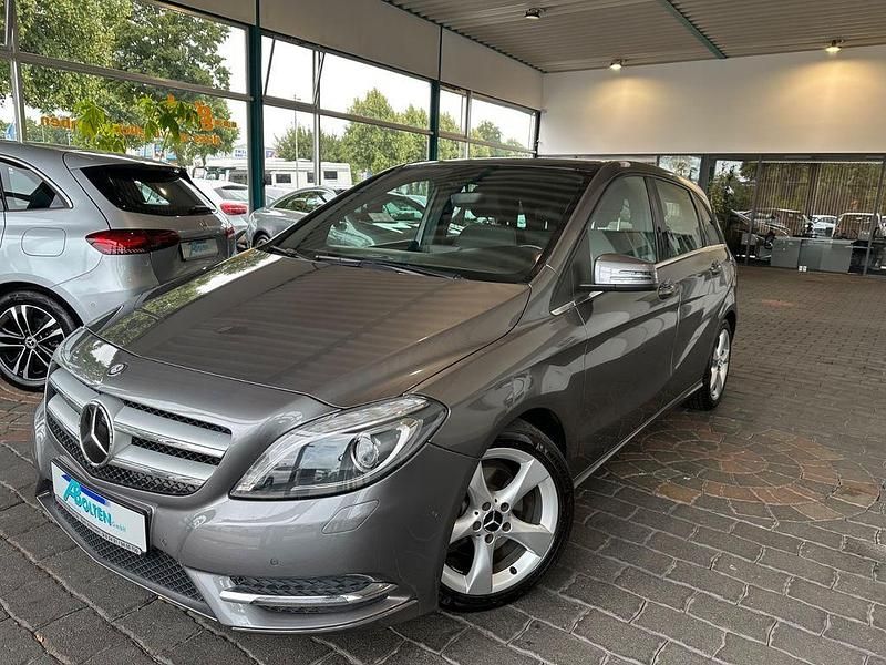 Gebraucht Mercedes B200 136 PS (100 kW) 2014 Grau Van / Kleinbus
