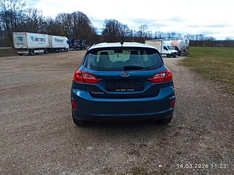 Gebraucht Ford Fiesta Trend 101 PS (74 kW) 2018 Blau Kleinwagen