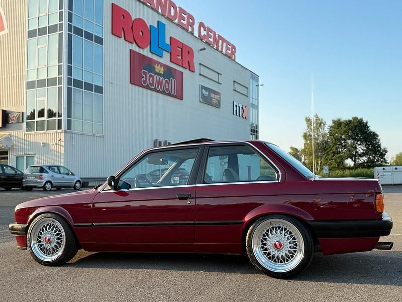 Gebraucht BMW 316 99 PS (72 kW) 1989 Rot Coupé