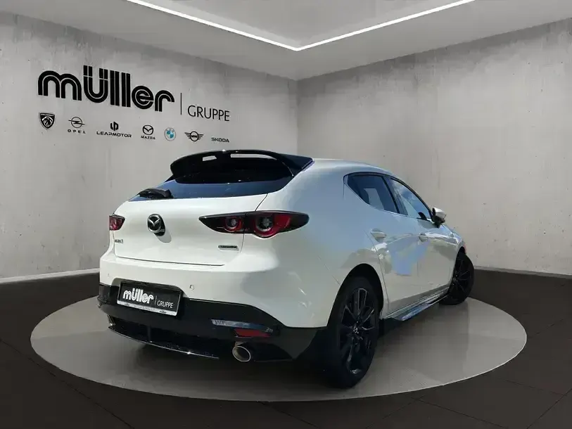 Gebraucht Mazda 3 Exclusive 186 PS (136 kW) 2023 Snowflake white pearl Limousine