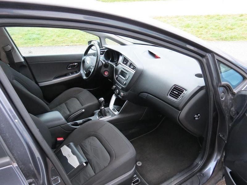 Gebraucht Kia Ceed 99 PS (72 kW) 2017 Grau Kleinwagen