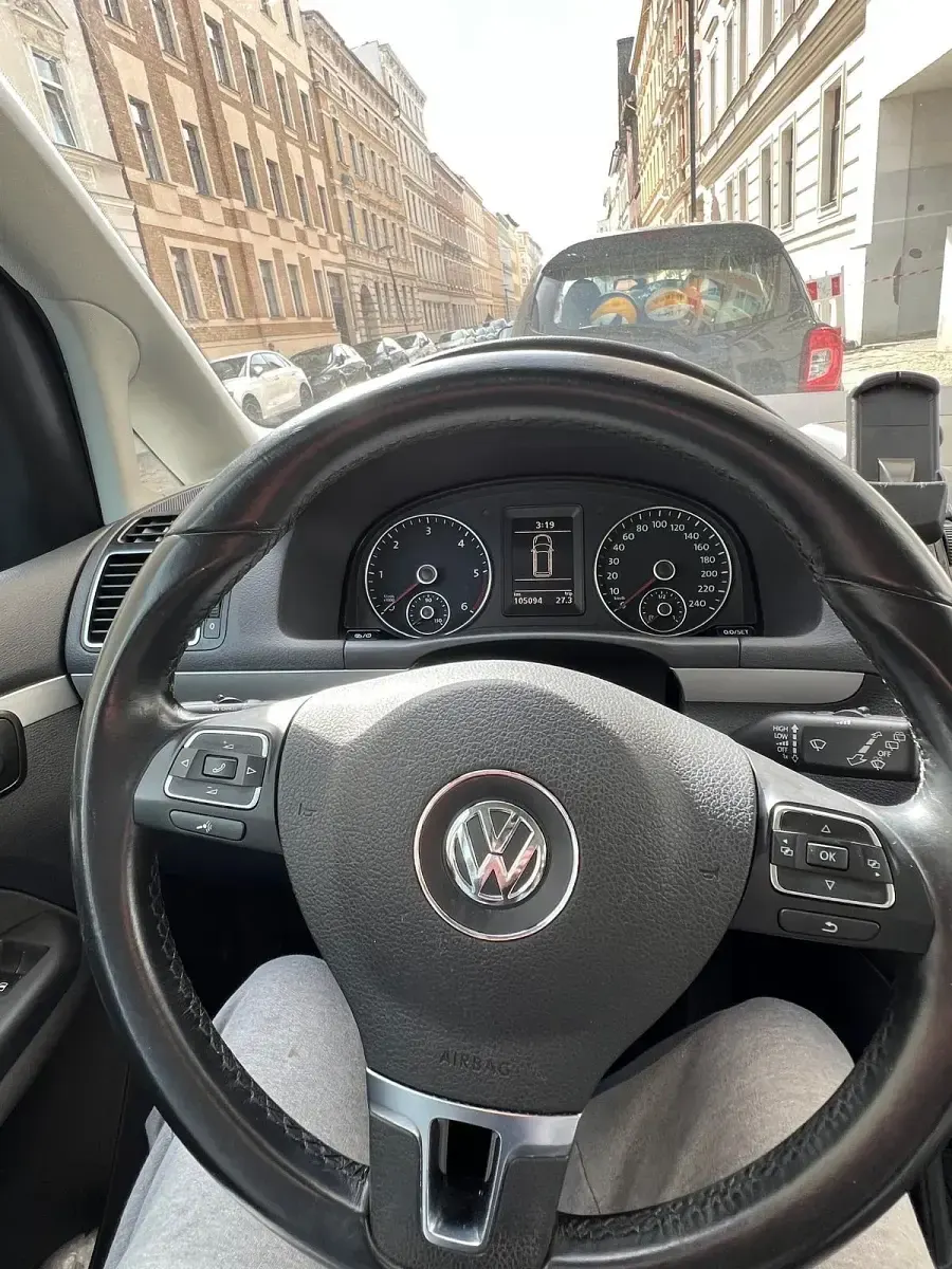 Gebraucht VW Touran 105 PS (77 kW) 2015 Schwarz Van / Kleinbus