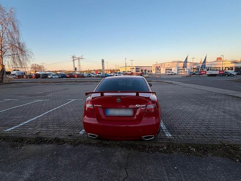 Gebraucht Suzuki Kizashi 178 PS (130 kW) 2012 Rot Limousine
