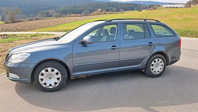 Gebraucht Skoda Octavia 160 PS (117 kW) 2008 Blau Kombi