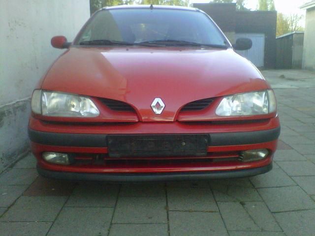 Gebraucht Renault Mégane 75 PS (55 kW) 1997 Rot Limousine