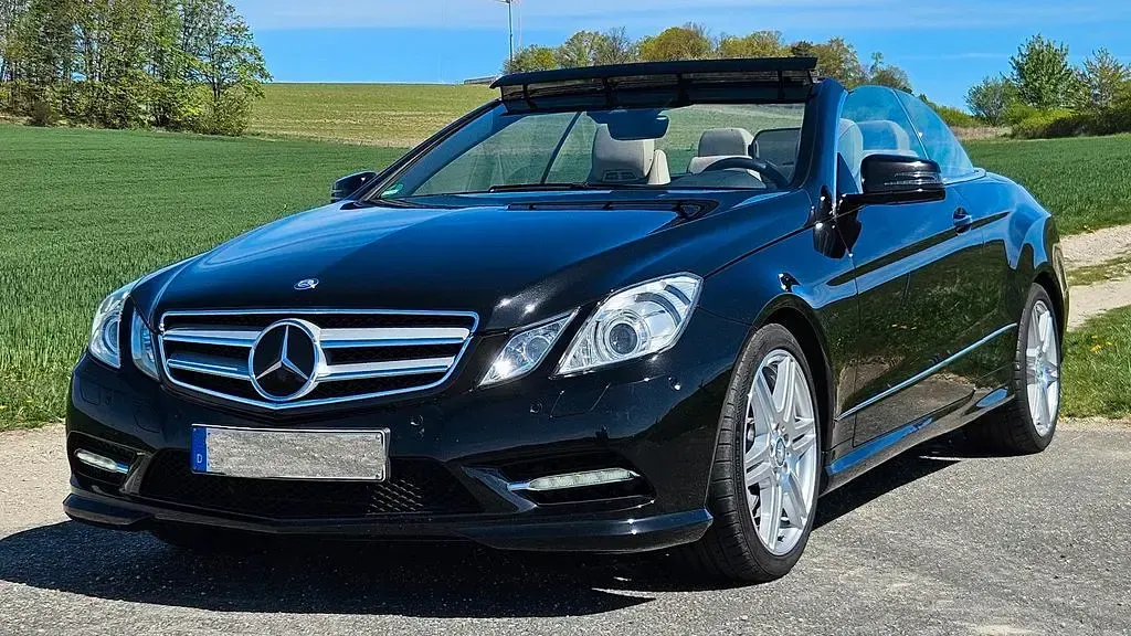 Gebraucht Mercedes E300 AMG line 252 PS (185 kW) 2013 Schwarz Cabrio