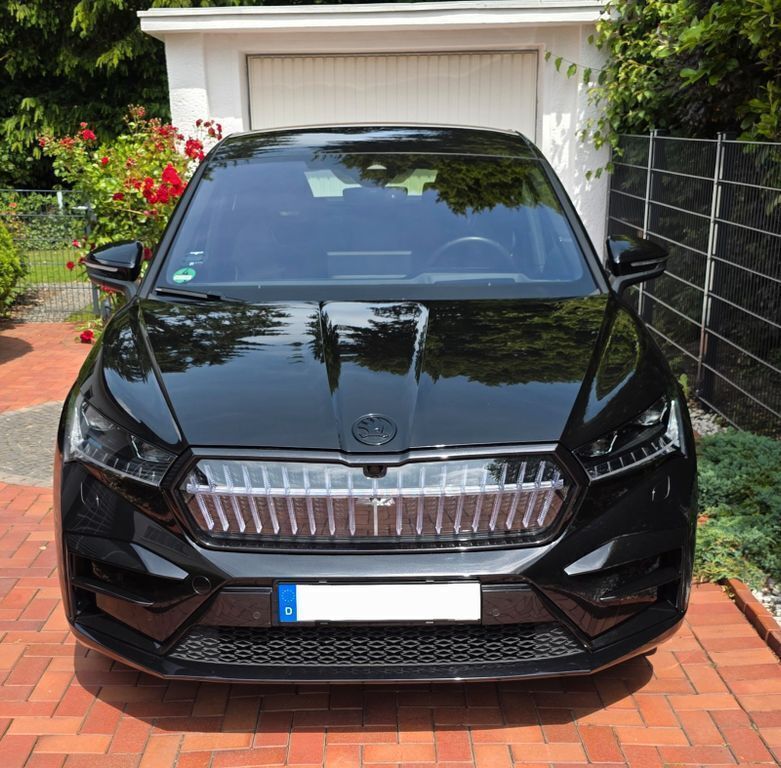 Schwarz Gebraucht 2022 Skoda Enyaq iV RS SUV | 39.990 € (Fairer Preis) - Bild 1/4