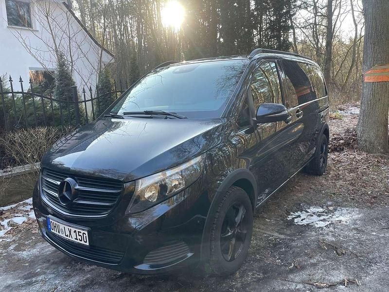 Gebraucht Mercedes V220 Edition 163 PS (119 kW) 2017 Schwarz Van / Kleinbus