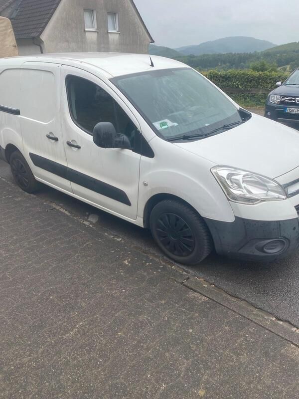 Weiß Gebraucht 2009 Citroën Berlingo Van / Kleinbus | 3.500 € (Fairer Preis) - Bild 1/4