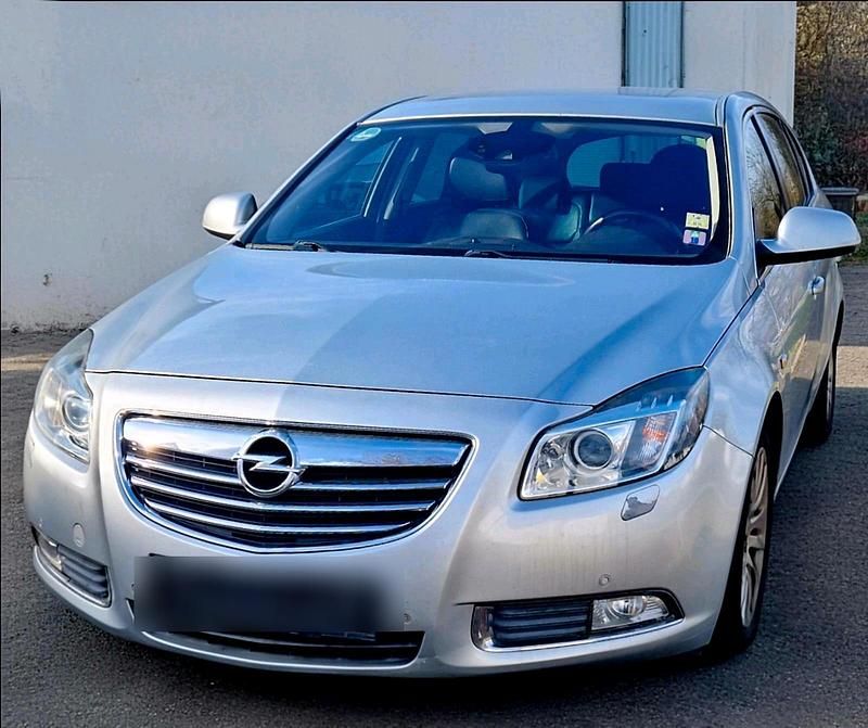 Gebraucht Opel Insignia 160 PS (117 kW) 2010 Silber Kombi