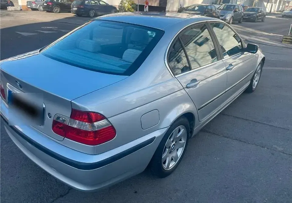 Gebraucht BMW 320 170 PS (125 kW) 2002 Silber Limousine