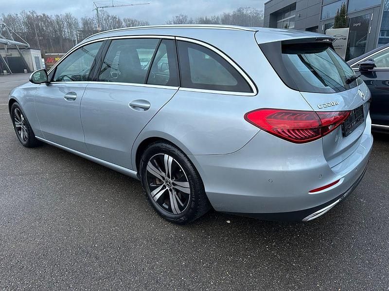 Gebraucht Mercedes C220 Avantgarde 200 PS (147 kW) 2022 Silber Kombi