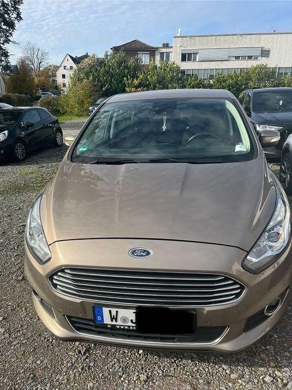 Gebraucht Ford S-MAX Titanium 150 PS (110 kW) 2019 Beige Van / Kleinbus