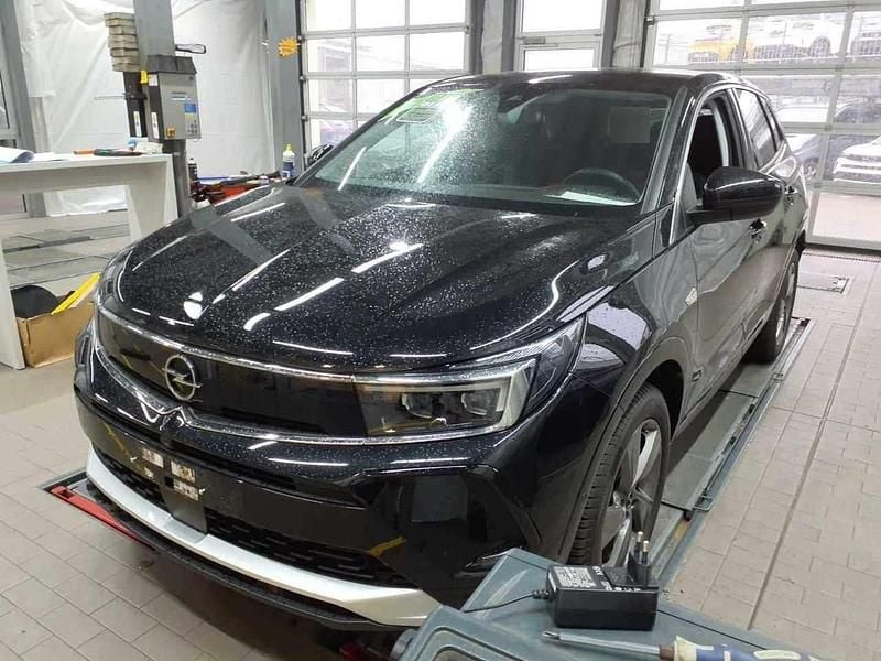 Gebraucht Opel Grandland X Elegance 131 PS (96 kW) 2024 Lackierung schwarz perla nera/ SUV
