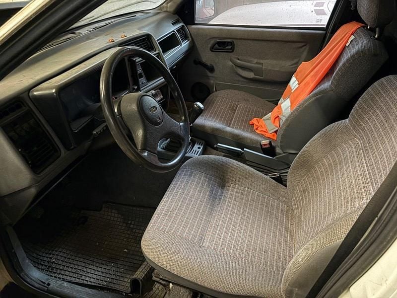 Gebraucht Ford Sierra 80 PS (58 kW) 1986 Weiß Pickup