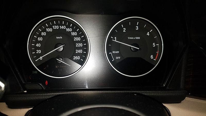 Blau Gebraucht 2015 BMW 220 Gran Tourer Luxury Line Van / Kleinbus | 12.750 € (Guter Preis) - Bild 1/4