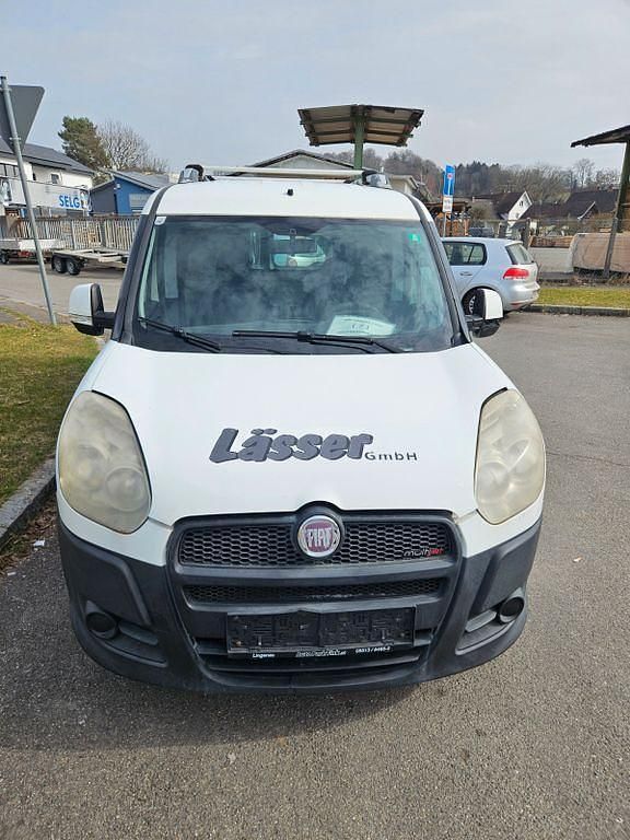 Gebraucht Fiat Doblò 105 PS (77 kW) 2010 Weiß Van / Kleinbus