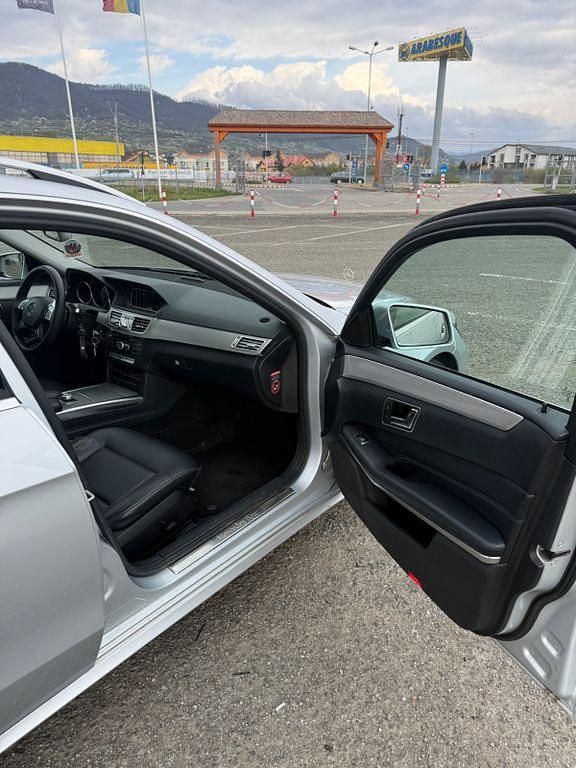 Gebraucht Mercedes E220 170 PS (125 kW) 2013 Grau Limousine