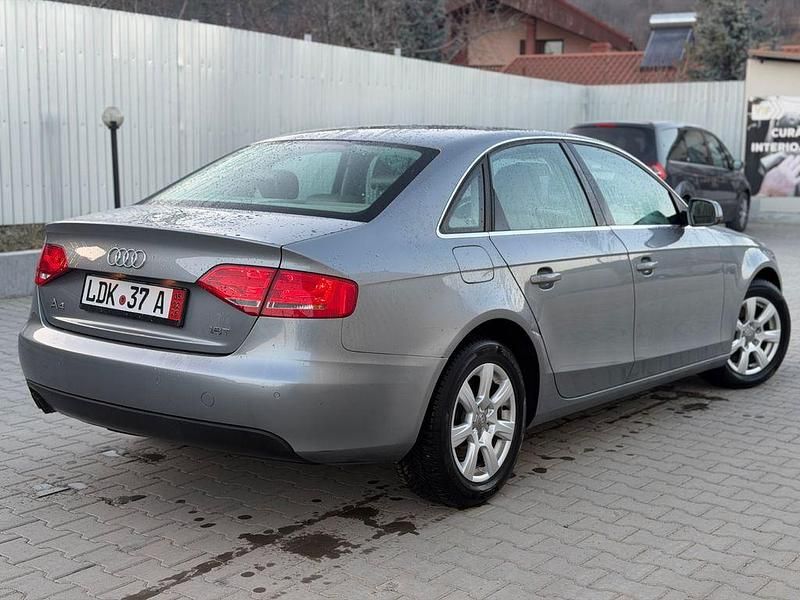 Gebraucht Audi A4 Ambiente 120 PS (88 kW) 2010 Grau Limousine