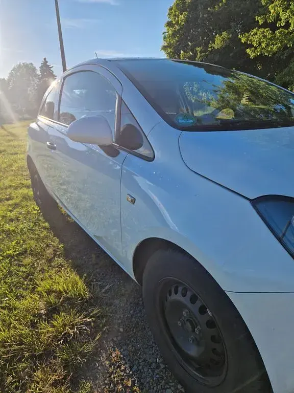 Gebraucht Opel Corsa Edition 69 PS (50 kW) 2016 Weiß Kleinwagen