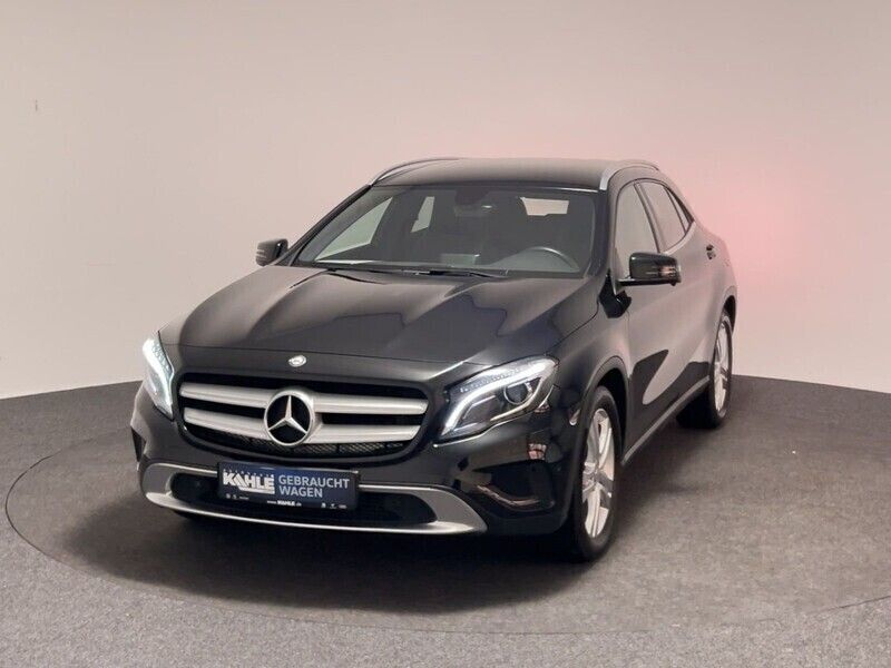 Gebraucht Mercedes GLA200 156 PS (114 kW) 2015 Schwarz SUV
