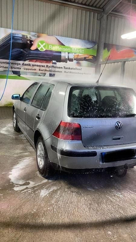 Grau Gebraucht 2001 VW Golf IV Kleinwagen | 3.200 € (Teuer) - Bild 1/4