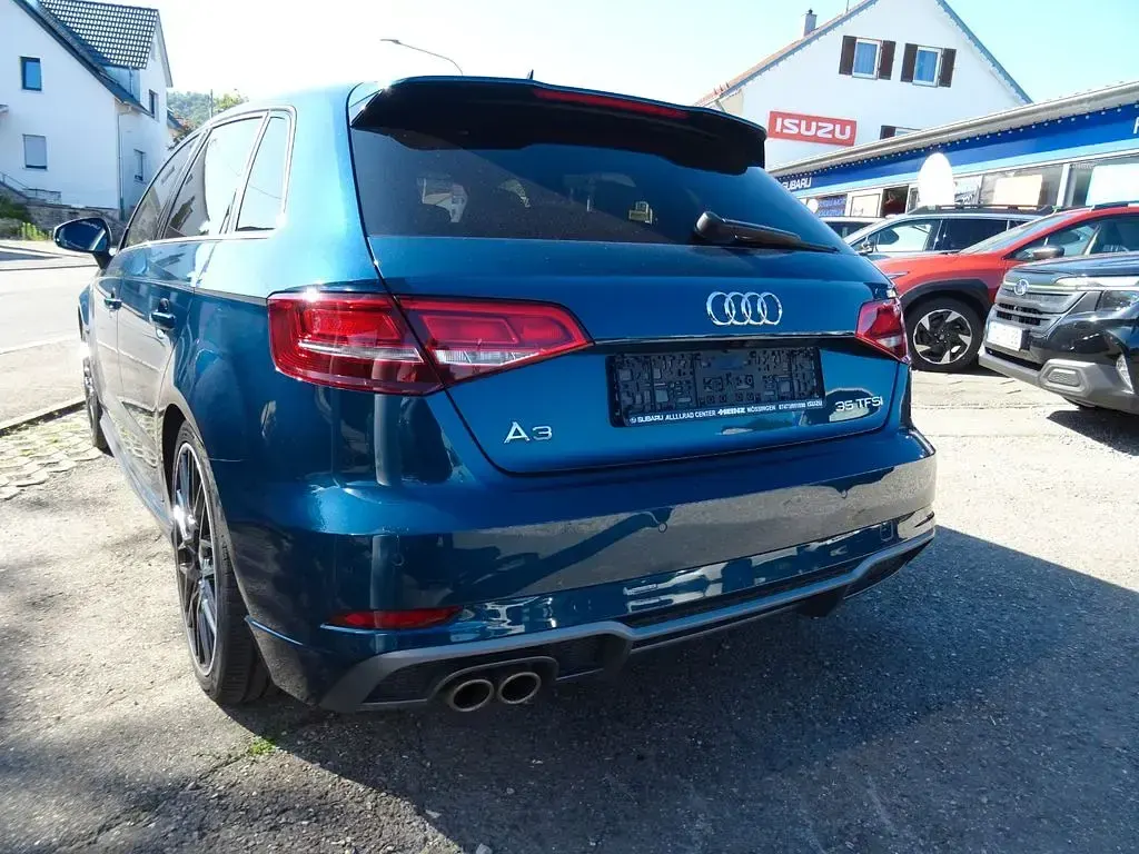 Gebraucht Audi A3 Sport 150 PS (110 kW) 2020 Blau Limousine