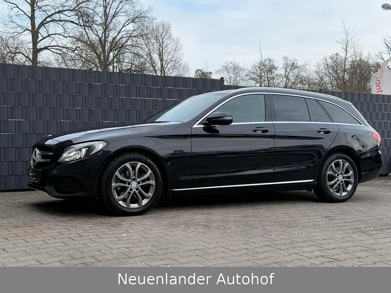 Gebraucht Mercedes C180 156 PS (114 kW) 2016 Schwarz Kombi