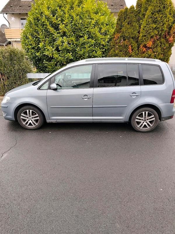 Gebraucht VW Touran 140 PS (102 kW) 2009 Grau Van / Kleinbus