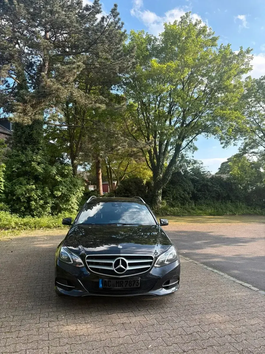 Gebraucht Mercedes E350 258 PS (189 kW) 2015 Schwarz Kombi