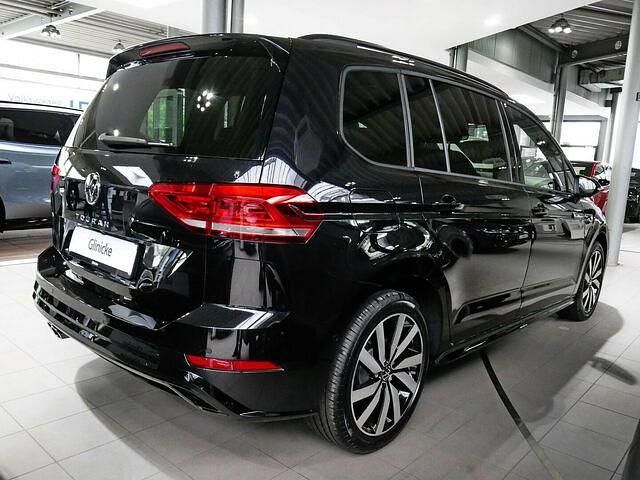 Gebraucht VW Touran Highline 150 PS (110 kW) 2024 Deep black perleffekt Van / Kleinbus