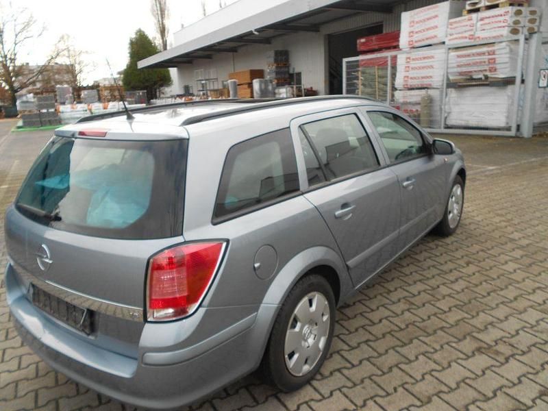 Gebraucht Opel Astra Edition 125 PS (91 kW) 2005 Silber Limousine