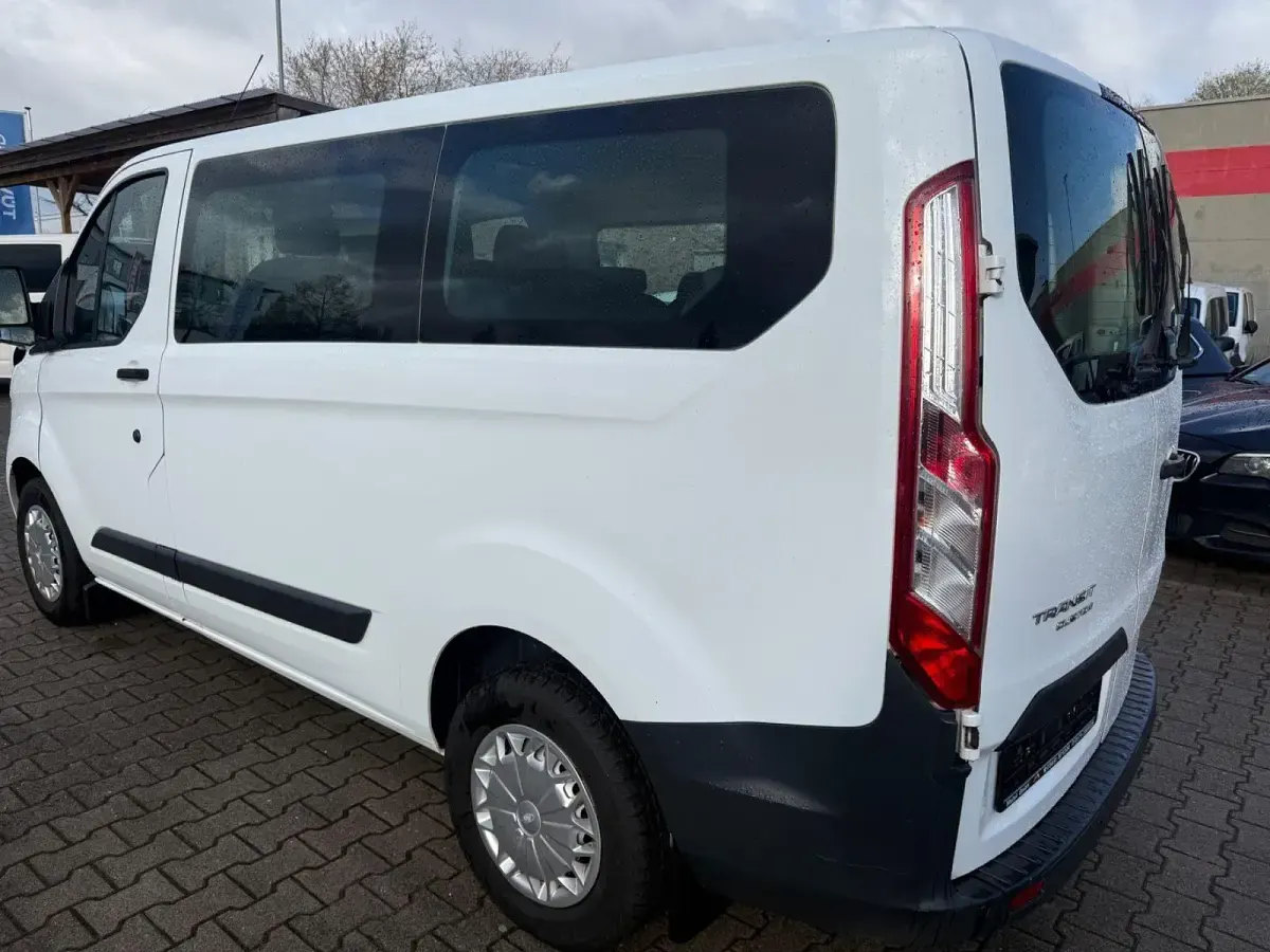 Używany Ford Transit Trend 125 KM (91 kW) 2016 Biały Kombi