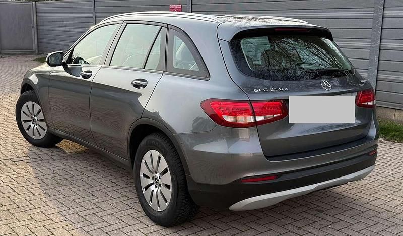 Gebraucht Mercedes GLC250 Exclusive 204 PS (150 kW) 2017 Grau SUV