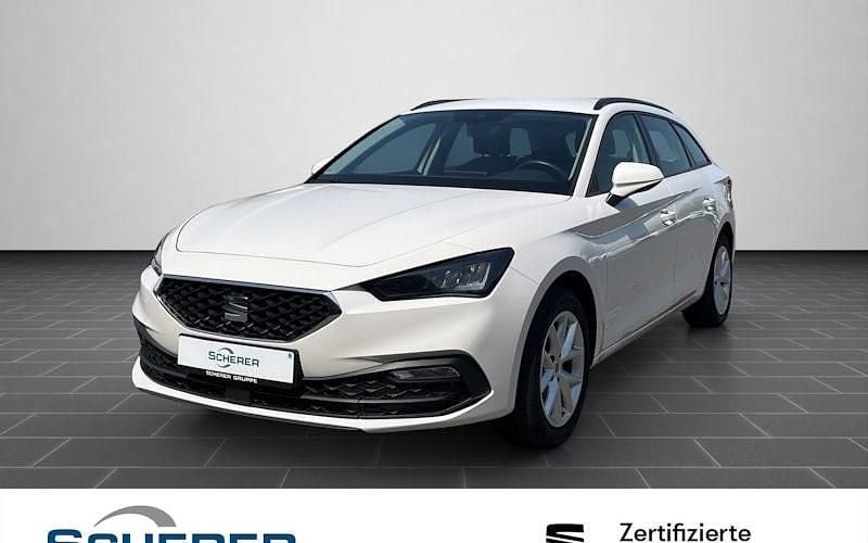 Weiß Gebraucht 2022 Seat Leon ST Style Kombi | 19.380 € (Superpreis) - Bild 1/4